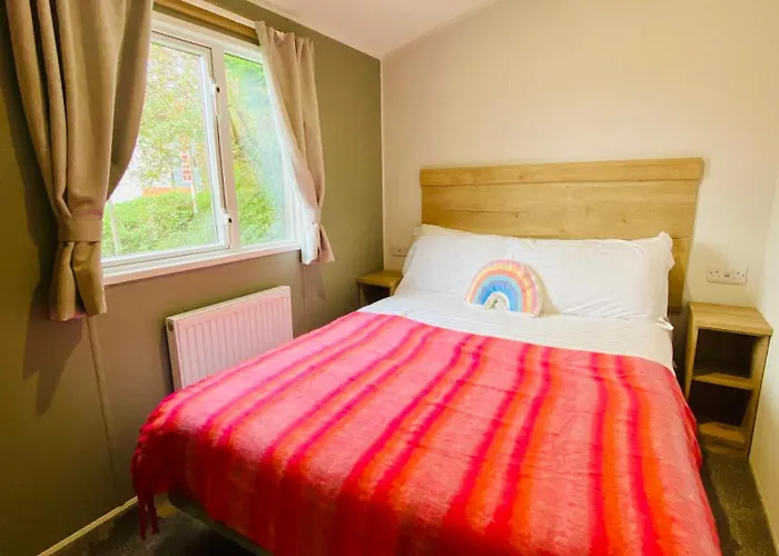 3 Bedroom Delightful Caravan With Outside Space, Parking, In Newquay