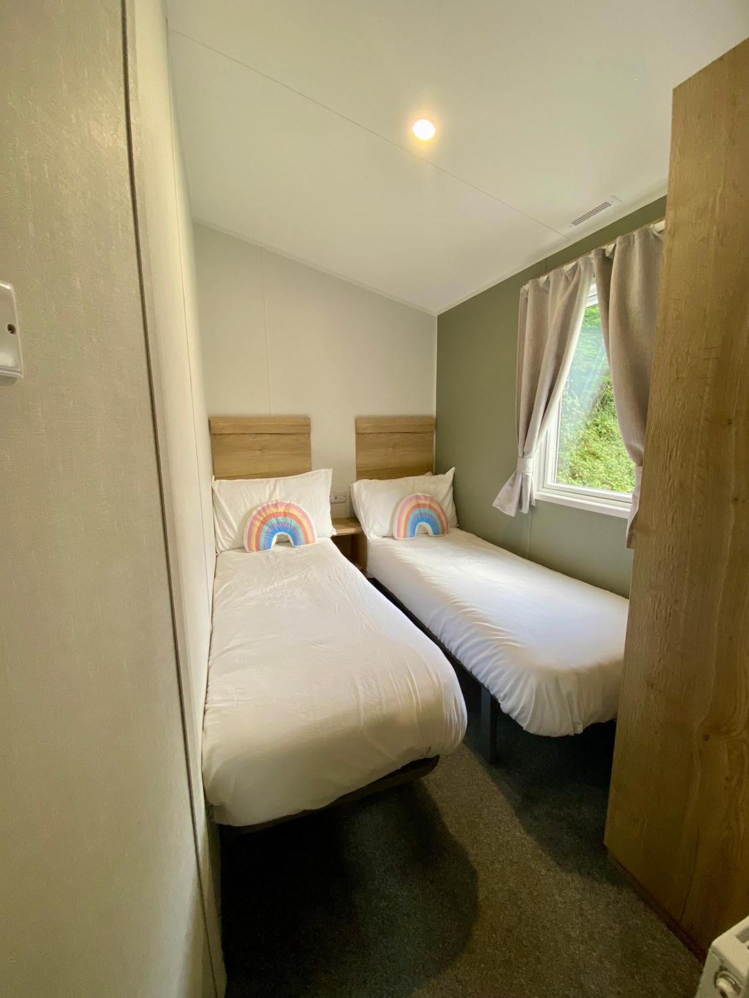 Holiday home 3 Bedroom Delightful Caravan With Outside Space, Parking, In Newquay