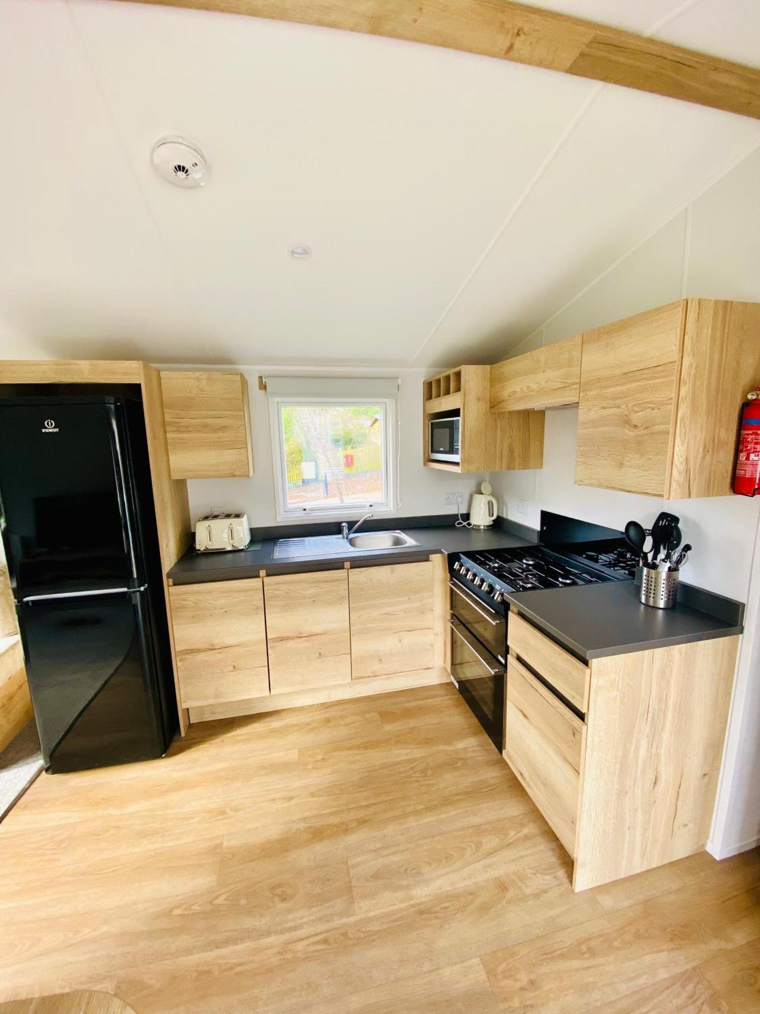 Holiday home 3 Bedroom Delightful Caravan With Outside Space, Parking, In Newquay