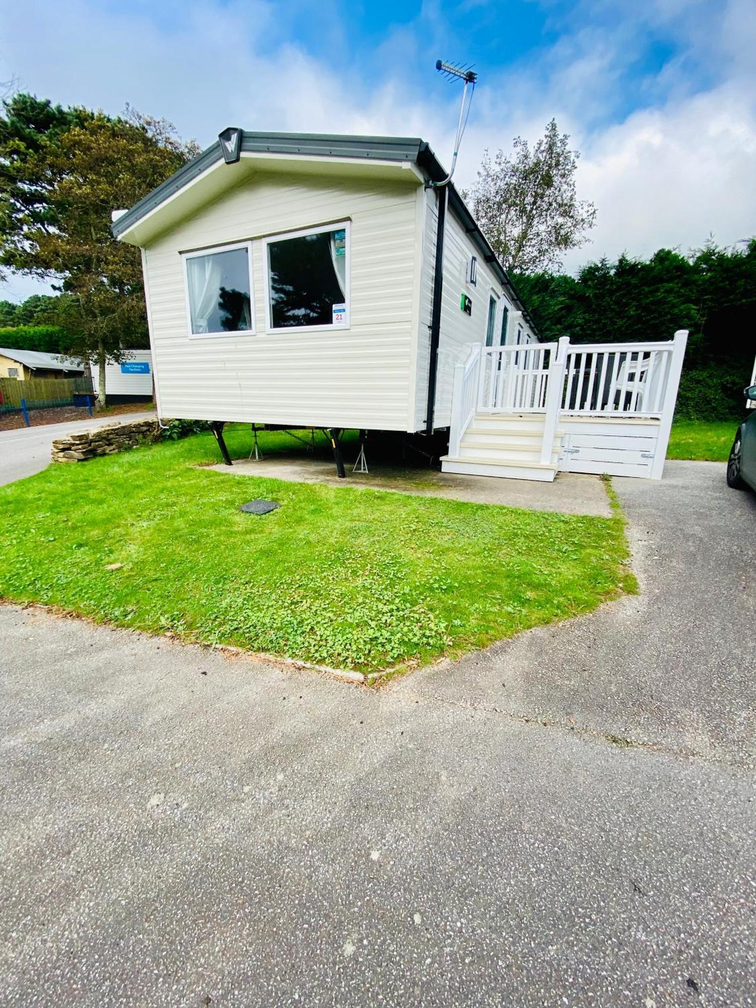 Holiday home 3 Bedroom Delightful Caravan With Outside Space, Parking, In Newquay *